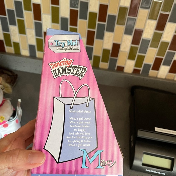 Vintage Macy the Dancing Hamster - Picture 7 of 8